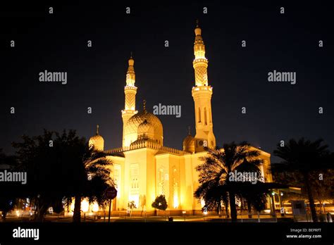 Islamic architecture dubai hi-res stock photography and images - Alamy