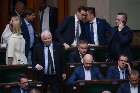 Sondaż Zjednoczona Prawica 38 proc Koalicja Obywatelska 28 proc