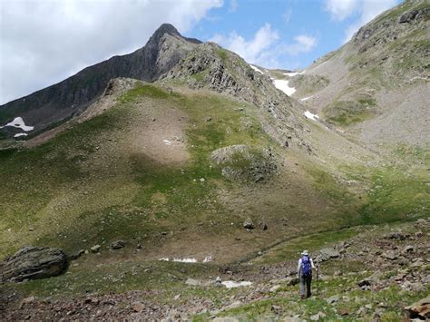 Recorriendo las montañas de Asturias Ibón y Pico Catieras Circular