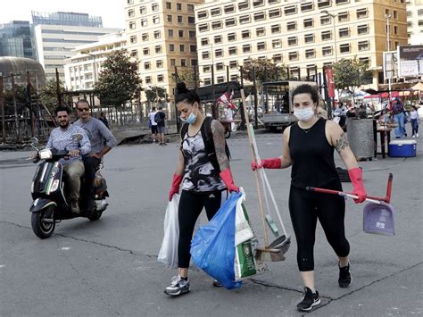 Lebanese Protesters Dig In Setting Up Tents To Block Roads Mena