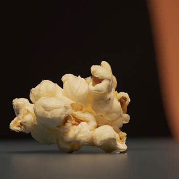 Packreate » Single Popcorn – studio shoot closeup, 24 photos