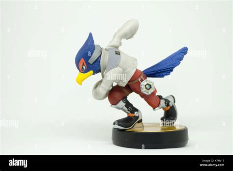 Nintendo Super Smash Bros Amiibo Collection Figure Falco Star Fox Stock