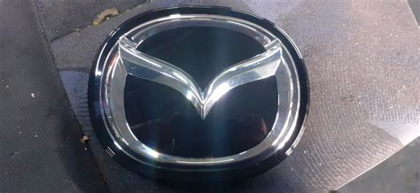 Logo emblemat MAZDA NA RADAR KAMERĘ BDER 51730 cx30 14687378043