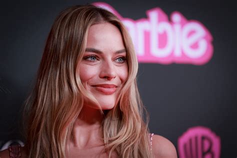 Margot Robbie Vittima Di Bodyshaming Per Un Selfie Al Naturale Senza