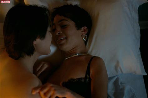 Jillian Mercado nude pics página 1