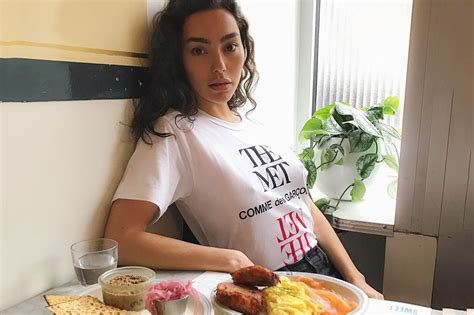 Here's How Instagram Influencers Are Ruining Food | Instagram influencer, T shirts for women ...