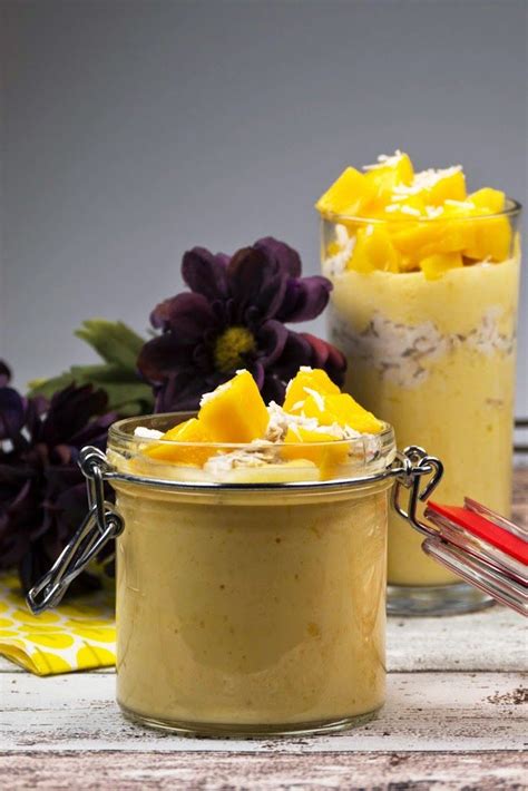 Schneller Mango Joghurt mit Kokos und Haferflocken Familienfrühstück