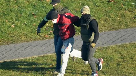 Casi Detenidos En Una Nueva Jornada De Protestas Contra Lukashenko