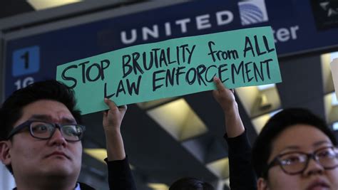 United Airlines Scandal: Blame the Police! | theTrumpet.com