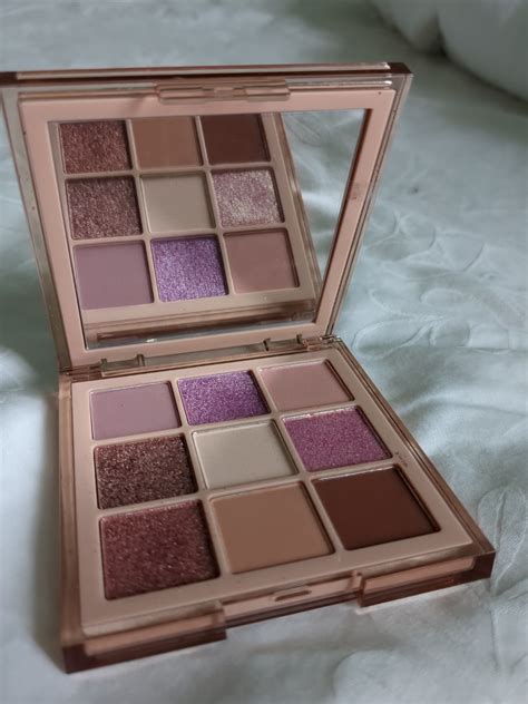 Huda Beauty Light Nude Obsession Eyeshadow Palette Beauty Personal