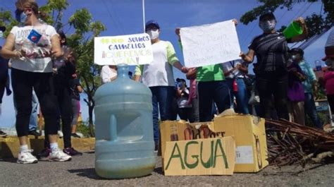 Habitantes De Tres Comunidades En Barcelona Protestaron Para Exigir Agua