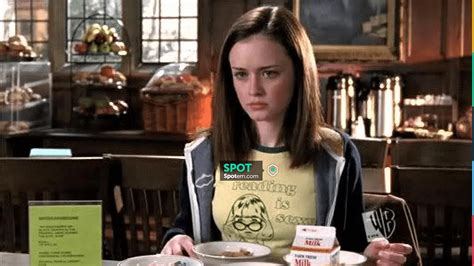 Reading Is Sexy T Shirt In Yellow Worn By Rory Gilmore Alexis Bledel