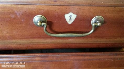 Thomasville Dresser Drawer Pull