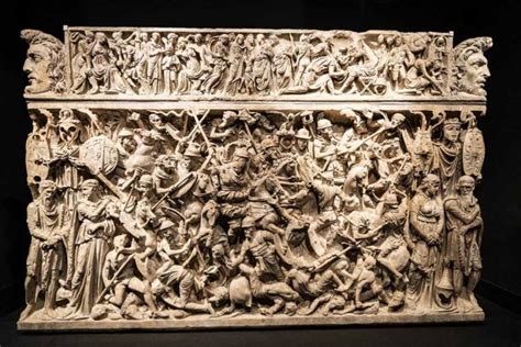 20 удивительных саркофагов древнего мира