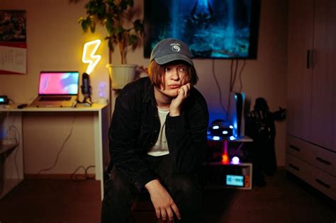 Молнит (Molnit) Lyrics, Songs, and Albums | Genius