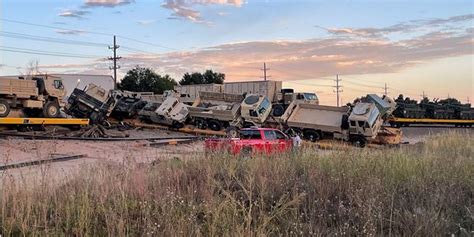 Train carrying military vehicles derails in Colorado Springs : r/army