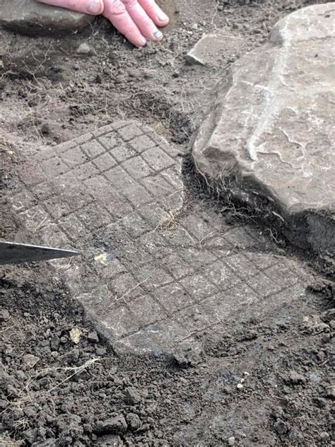 В крепости Виндоланда найдены римские драгоценные камни, обувь и ...