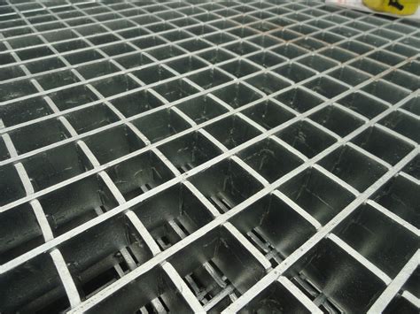 Hot DIP Galvanized Steel Grating For Floor Welded Mesh Grating And Mild Steel Grating