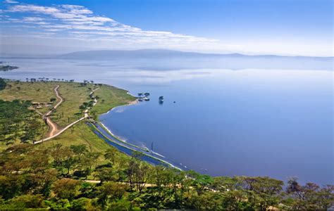 4 Days 3 Nights Lake Nakuru Masai Mara Mid Luxury Safari Package