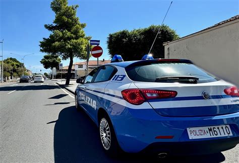 Fugge Durante Un Controllo Con La Droga Sotto Il Sedile Dell Auto