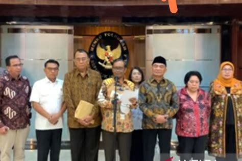 Mahfud Terima Rekomendasi Pelanggaran HAM Berat Dari Tim PPHAM ANTARA