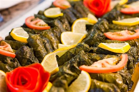 Comida Tradicional Turca Sarma Em Folhas De Uva Foto Premium