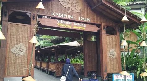 Kampung Daun Bandung Buka Jam Christopher Paige