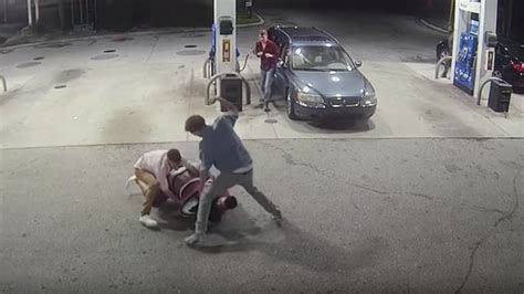 Spring Breakers Turn Tables On Armed Robber At Florida Gas Station