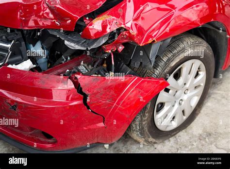 Red Car Crash High Resolution Stock Photography And Images Alamy