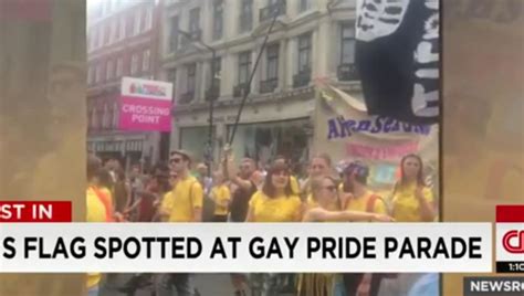 A la Gay Pride de Londres un faux drapeau de Daech couvert de sex toys inquiète une journaliste