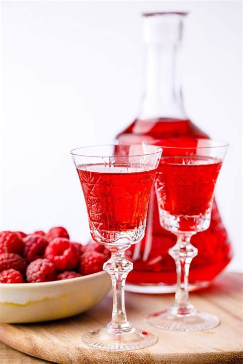 19 Easy Raspberry Drinks Cocktails Tea Lemonade And More