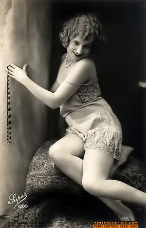 These Smooth Elegant Tramps Pose Nude And Smile In Thi XXX Dessert