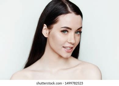 Portrait Model Natural Nude Make Bare Stock Photo 1499782523 Shutterstock