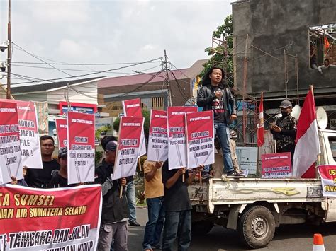 Gempita Gelar Aksi Damai Di Kantor Gubernur Sumsel Terkait Tambang Di