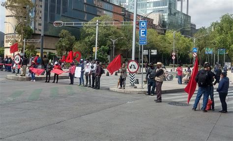 Paseo De La Reforma Cdmx Manifestantes Bloquean Avenida Tras Protesta