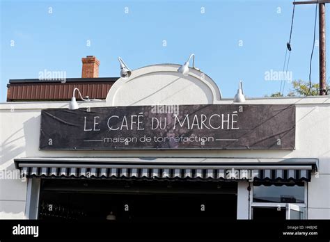 Le Cafe De La Marche à Côté Du Marché Jean Talon Montréal Québec