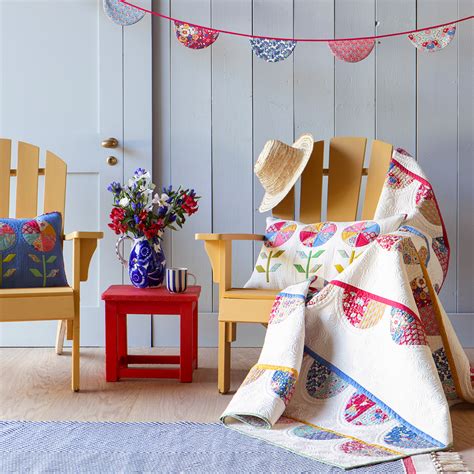 Tilda Jubilee Bunting Quilt In Dove White