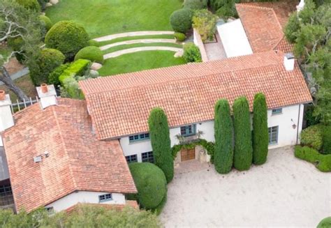 Oprah Winfrey House: Photos of Her Many Mansions