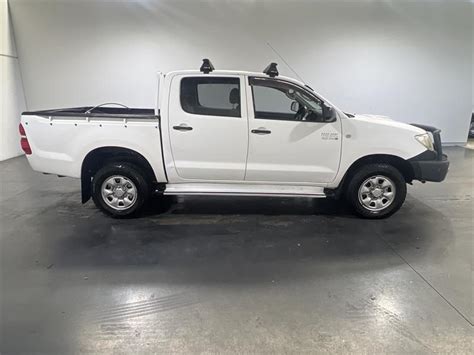 Toyota Hilux Sr X Kun R Upgrade White Grey Sp Manual