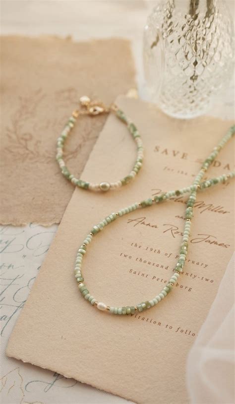 Чокер из бисера | Diy jewelry unique, Diy bracelet designs, Fancy ...