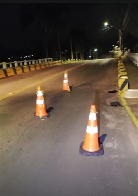 Buraco Se Forma Na Cabeceira Da Ponte Em Avenida De J Lio De Castilhos