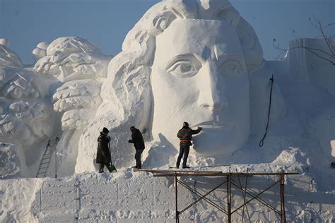 A city made of ice: Spectacular ice sculptures at the 2015 Harbin ...