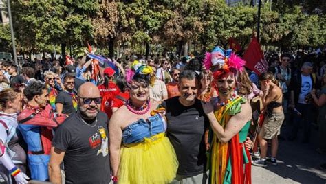 Bari Pride Cinquemila Persone In Piazza Per I Diritti In Prima Fila