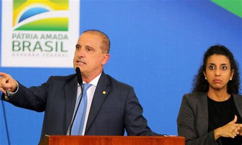 Bolsonaro Tenta Lavar As M Os Sobre Or Amento Secreto Mas Hist Rico