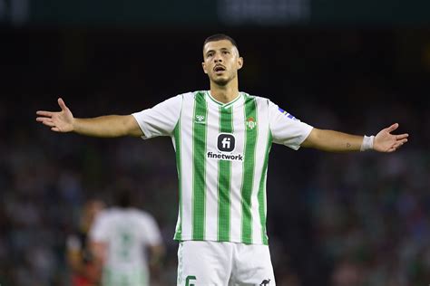 Barcelona discard the signing of World Cup-winning midfielder due to
