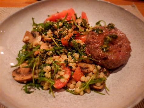 Parelcouscous Met Verse Pesto Champignons En Een Tartaartje Gewoon