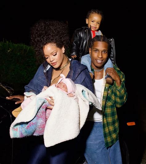 Rihanna E Asap Rocky Compartilham Fotos Segundo Filho