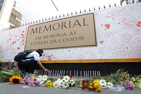 Memorial às vítimas da Covid é aberto na avenida Paulista 23 10 2022