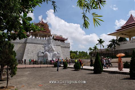 Ekspresi 500 Patung Louhan Di Vihara Ksitigarbha Bodhisattva Pulau