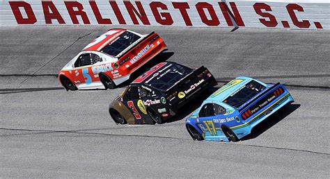 Kyle Larson dazzles in traffic, salvages second at Darlington | NASCAR